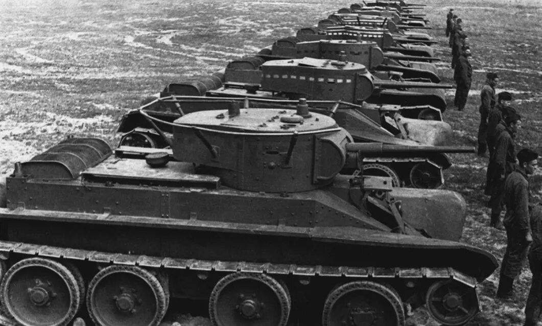 Какие танки были в начале войны. Танк БТ-5 СССР. Танк БТ 5 В ВОВ. Танки СССР бт5. Танки ВОВ бт7.