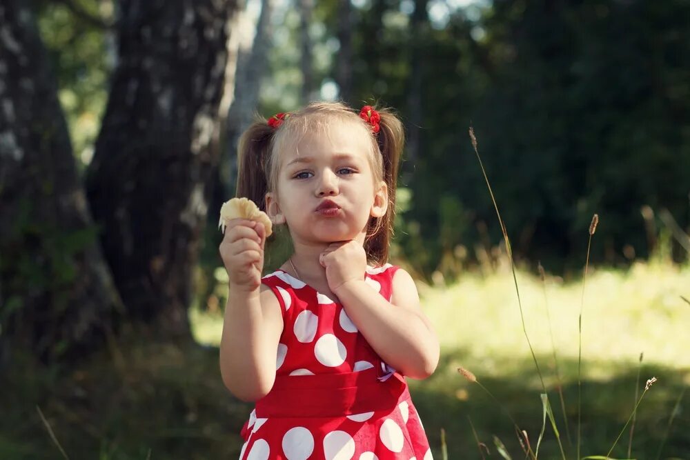 Про девочку соню. Девушка сонечка. Соня девушка. Про девочку соню. Девочка маленькая сонечка.