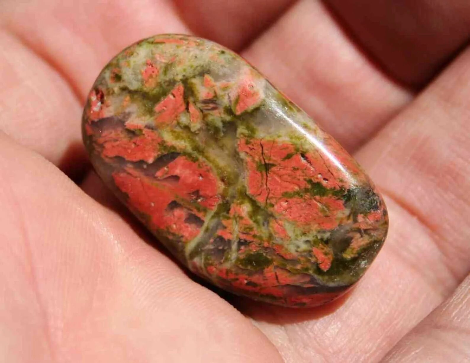 Кольцо с камнем красная яшма. Mookaite камень. Кому подходит яшма. Яспис яшма камень. Камни родонит яшма.