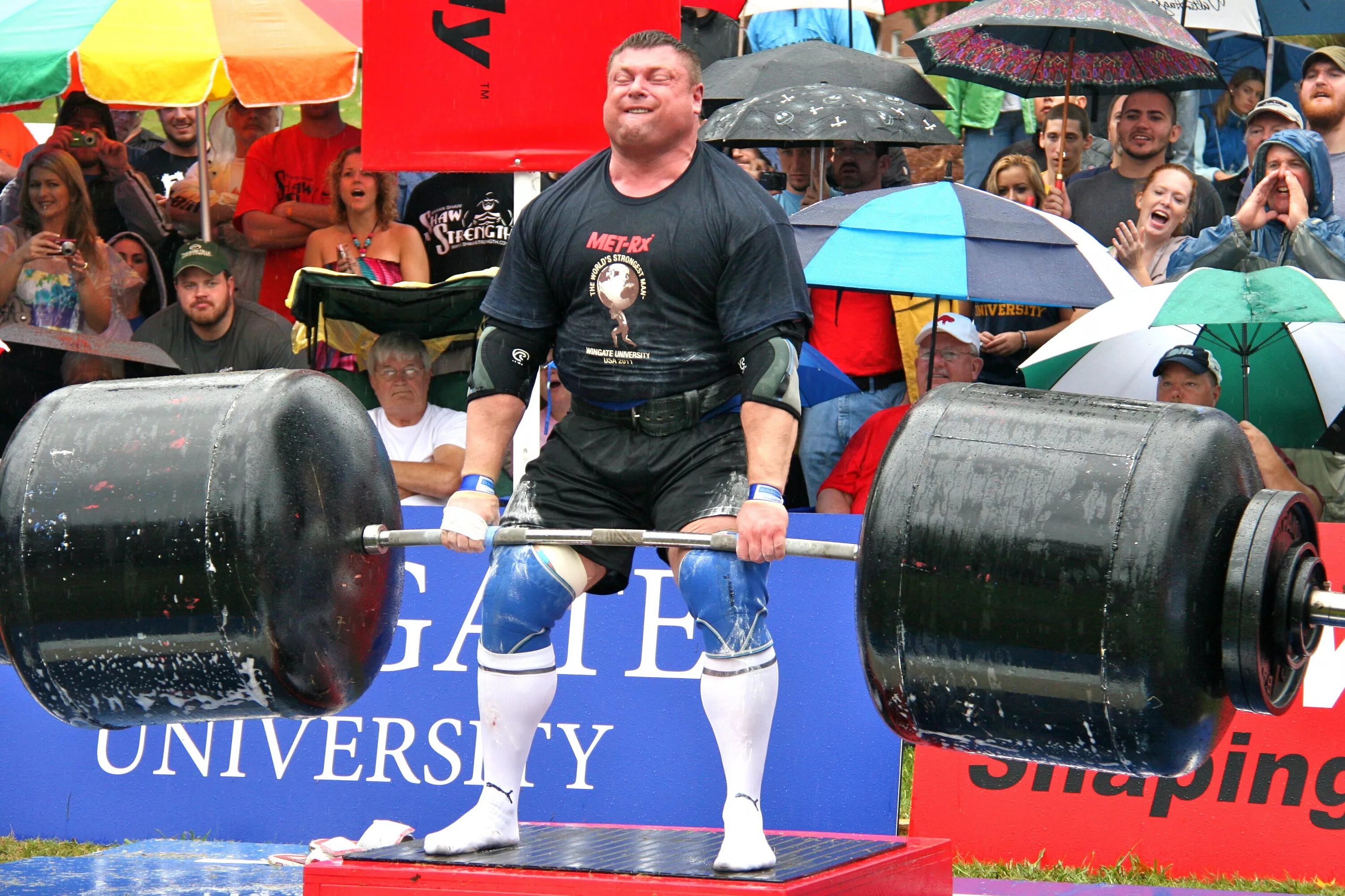 Какой там сильнее. Майк Бурк стронгмен. World's strongest man. Самый сильный человек.