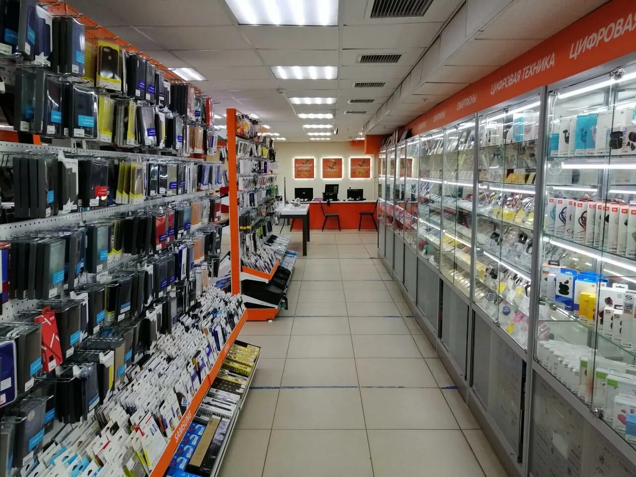 Днс в кирове на дзержинского. Днс кирова 52. Dns горячий ключ. Днс киров калужская. Днс киров джем молл.