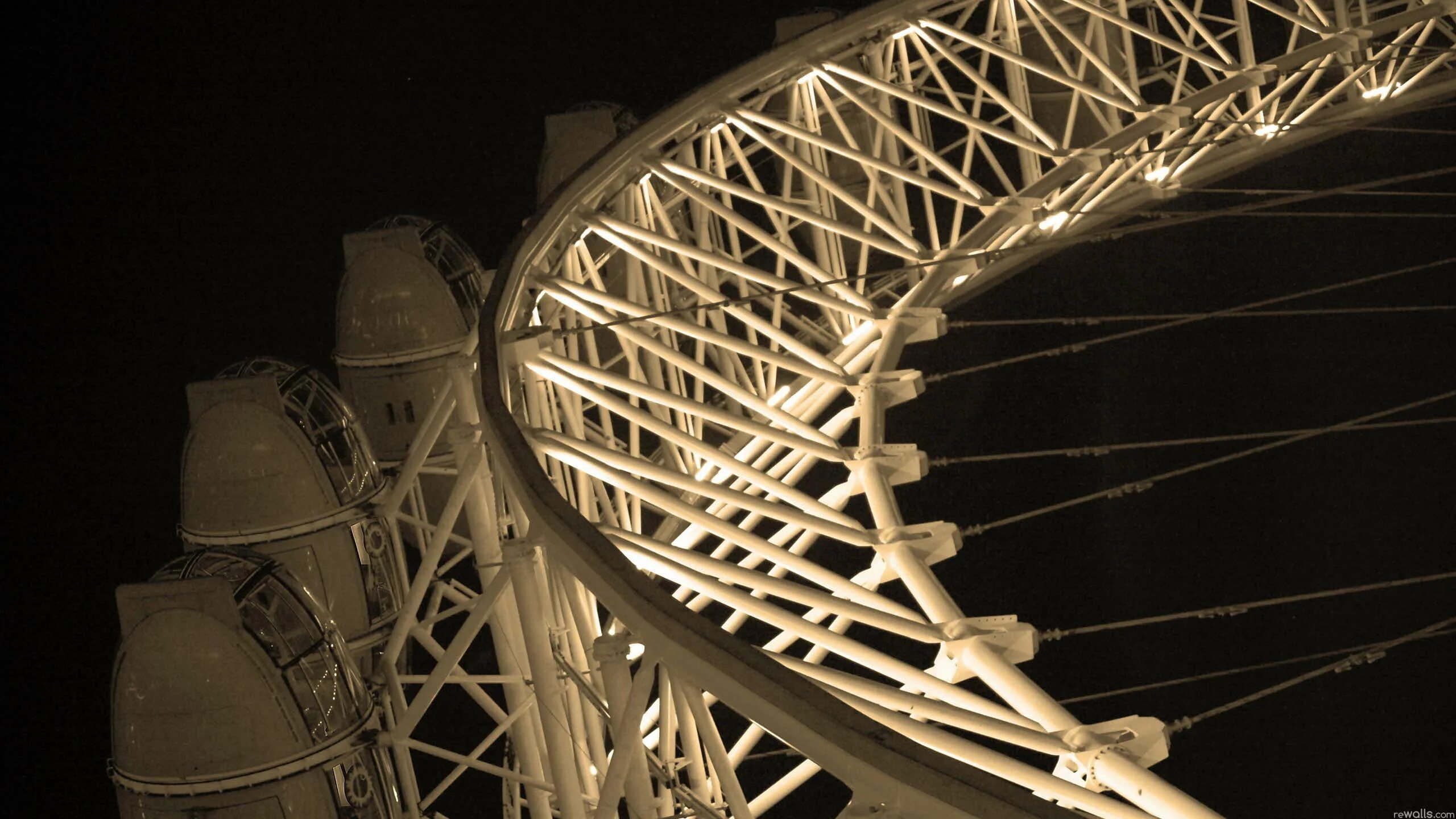 Металлическая конструкция ночью. London Eye. Красивые картинки для Карусель обоев. Карусель обоев на рабочий стол компьютера. Карусель обоев на телефоне реалми