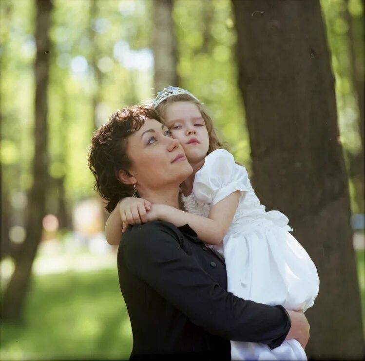 Вика и макс из кухни. Кухня макс и костя и настя. Настя и катя vredina life. Футболка просто космос. Костя настя катя.