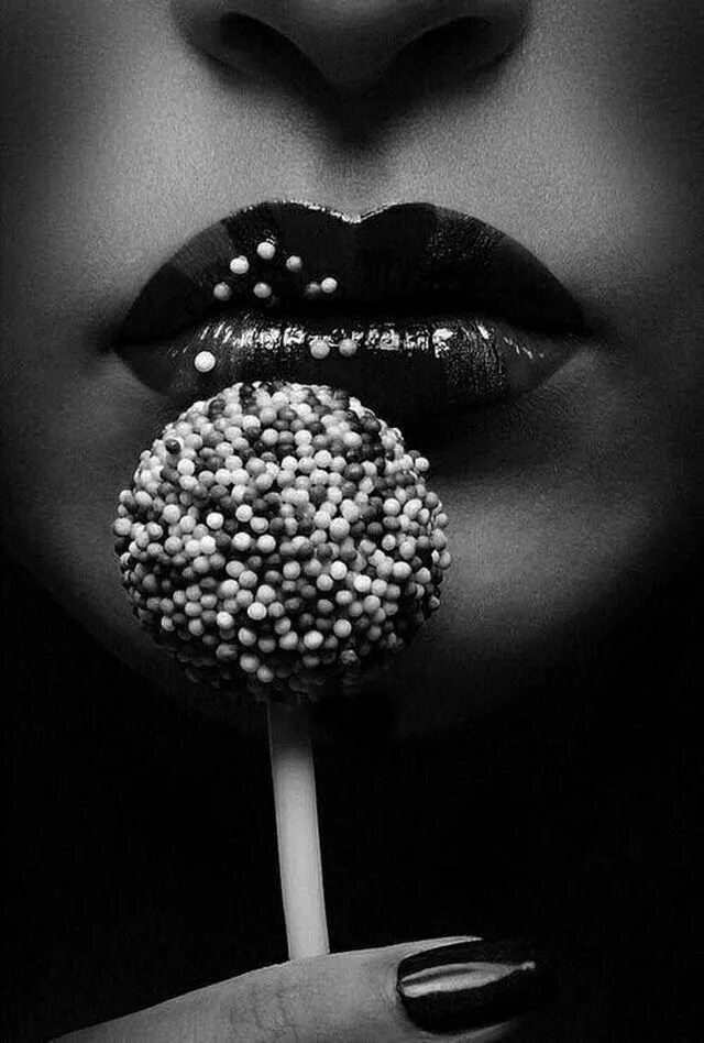 Губы девушки черно белое фото Pin by Sergio Villalba on FOTOS Lips, Abstract portrait, Sexy photography