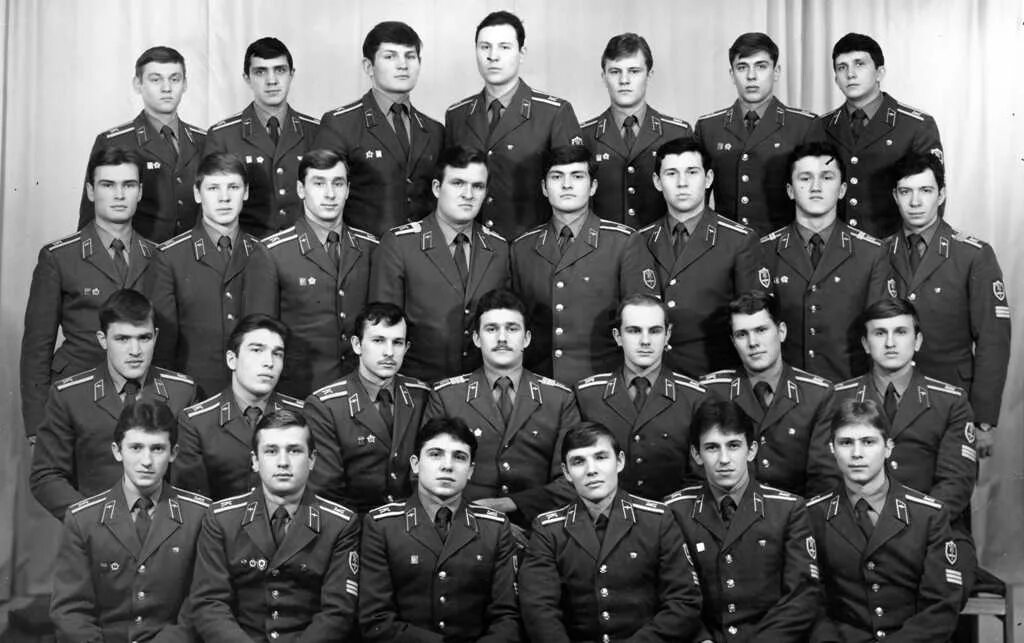КВАТУ 9 рота 1987. Ачинское военное авиационно-техническое училище выпуск 1972.