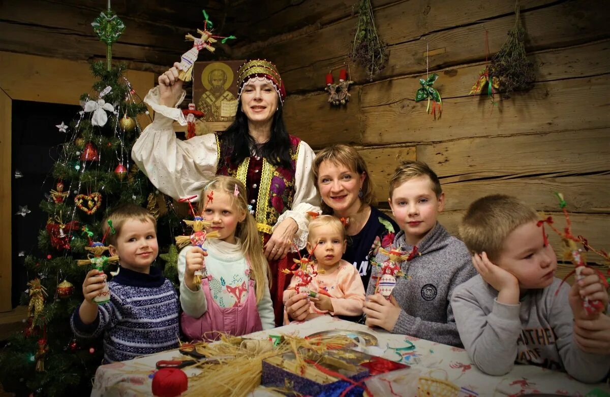 Рождество праздник детей. Рождество в России. Праздник Рождества. Рождество Христово Святки. Традиции Рождества в России.