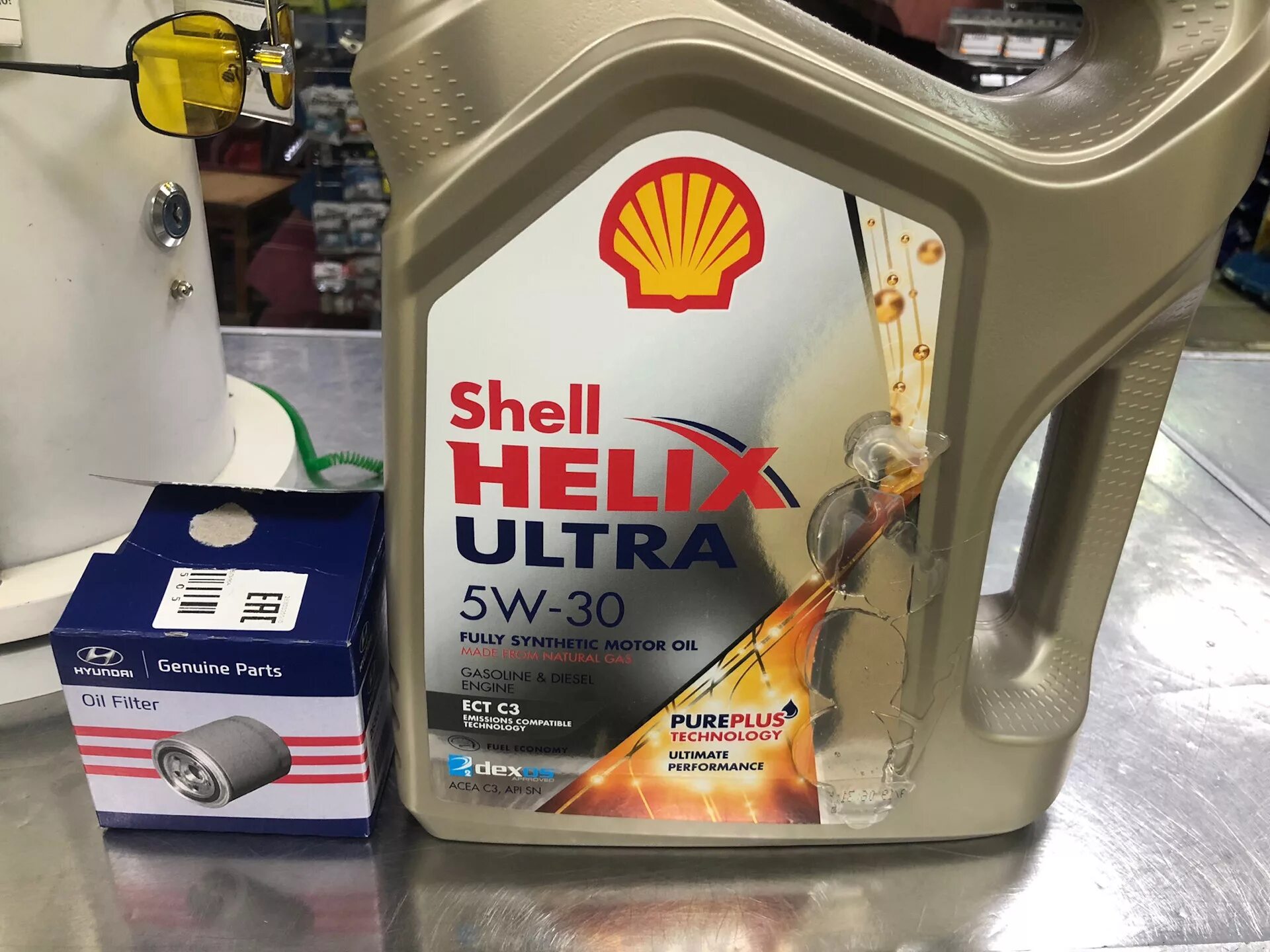 Масло купер 5w30. Shell 5w30 Хендай. Хендай Крета 1 Шелл Хеликс ультра 5w30. Shell Helix Ultra 5w30 Hyundai Creta. Моторное масло Шелл 5w30 для Хундай Крета 1,6 литров.