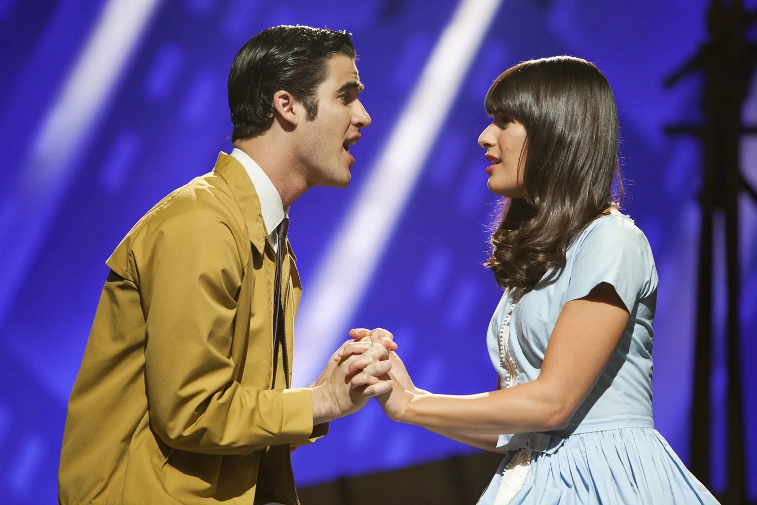 Tonight предложение. Lea Michele Glee. Darren Criss Glee. Вестсайдская история Glee.