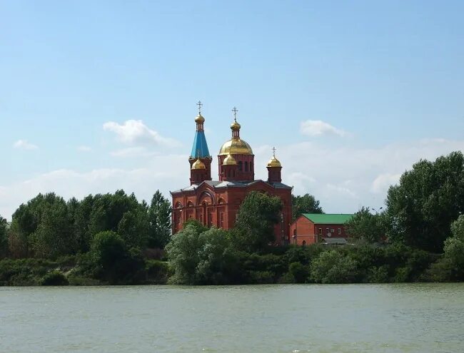 Станица Васюринская река Кубань. Река ея Краснодарский край. Храмы Краснодарского края и река. Озеро в станице Калужской Краснодарский край. Река ея рассказ