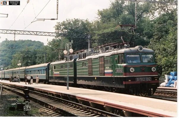 Вл82 электровоз. Вл82 012. Вл10 СССР. Вл82 Кисловодск 2002. Мин воды минск поезд