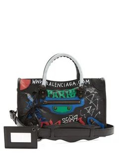 Balenciaga graffiti