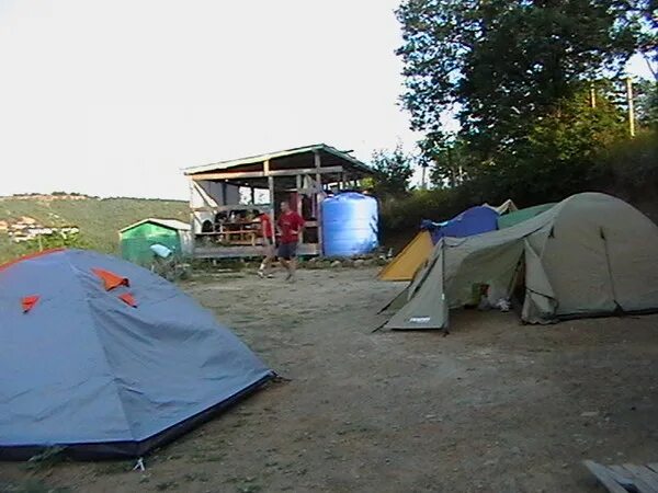 Меню палаточный лагерь. Алушта палаточный лагерь. Алушта в палатках. Военный палаточный лагерь в Крыму. Украшение палаточного лагеря.