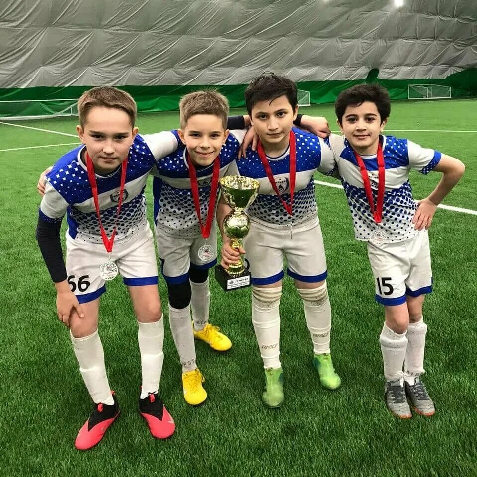 секция футбола в школе. футбольная школа клуб. школа футбола для детей. лучшие футбольные школы москвы. детский футбол.