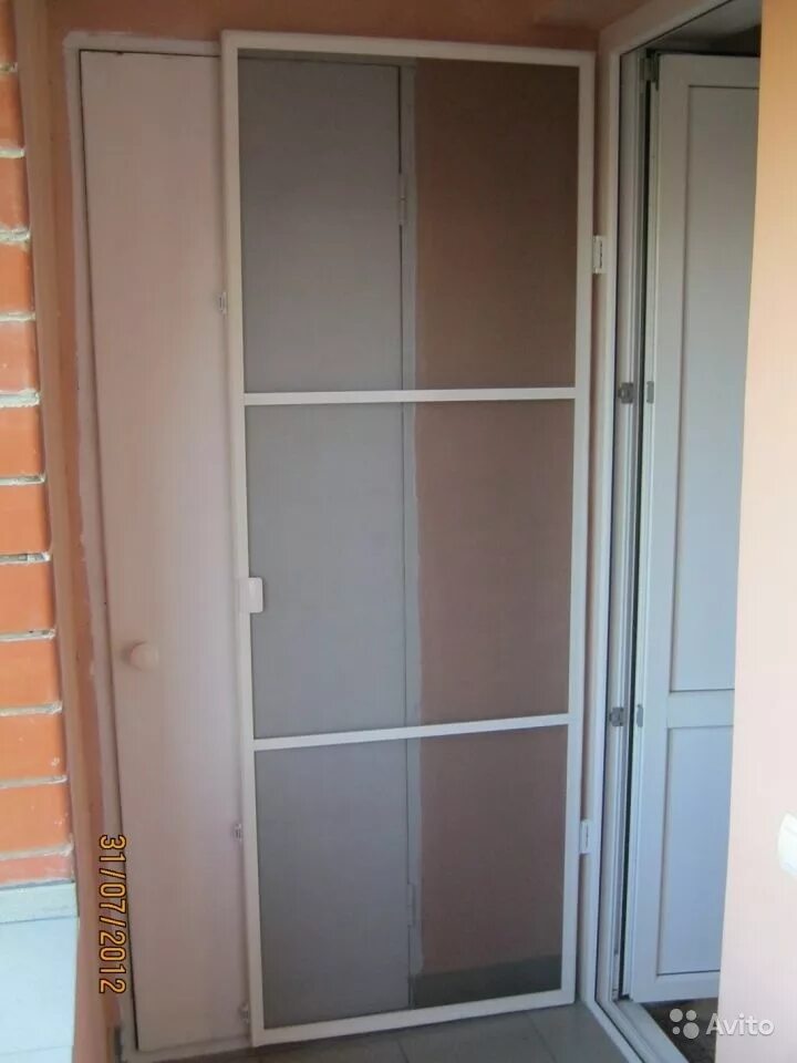 Москитная дверь МД 32. Сетка на балконную дверь. Москитная сетка на балконную дверь. Москитная дверь на балкон. Москитная дверь на балконную дверь открывающаяся