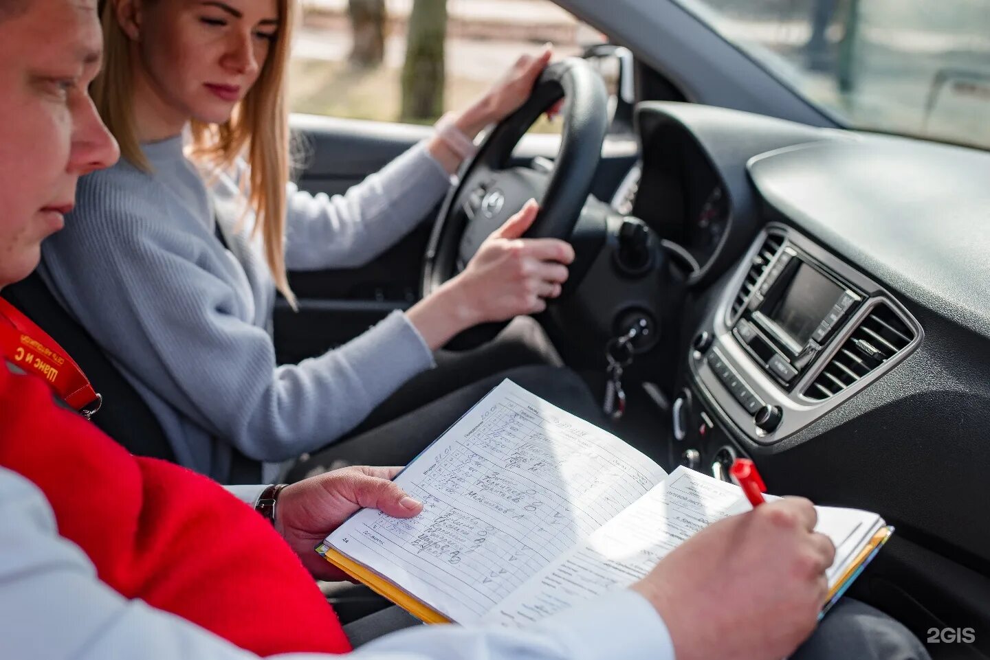 Курсы вождения. Автошкола. Занятия в автошколе. Driving School автошкола. Подготовка водителей категории в.