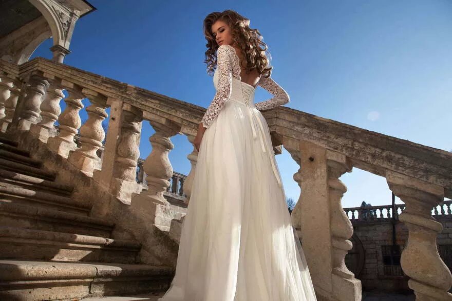 Свадебные платья волгоград. Невеста в свадебном салоне. Crystal design симона. Свадебные платья волгоград. Свадебное платье симона.