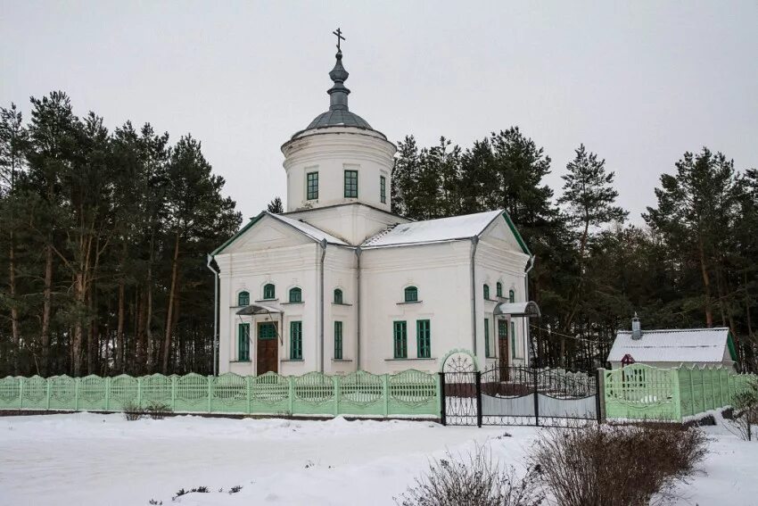 Погода в верховье орловская область на гисметео. Церковь Троицы Живоначальной Верховье. Верховье Орловская область. Храм Верховье Орловская область. Пгт Верховье Верховский район.