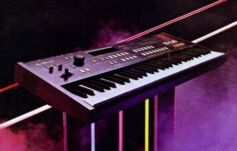 Синти поп 80. Synthesizer 4k. Синтезатор роланд юпитер. Клавишник gif. Synth music.