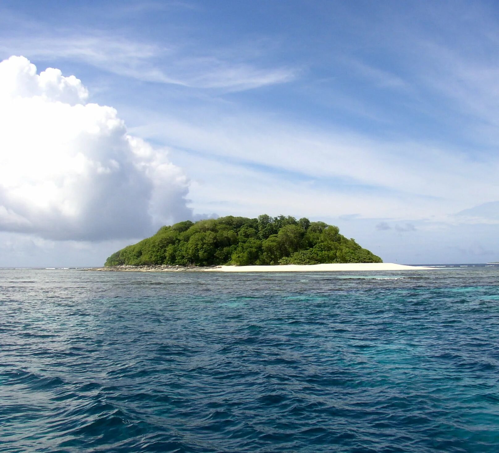 Остров Tahifehifa. Нукупуле остров. Остров Mavuva Island. Остров Батейнд тихий океан.