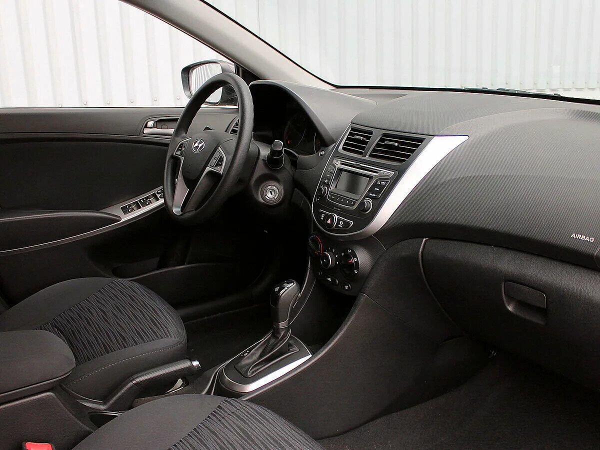 хёндай солярис 2021 комплектации комфорт. Kia sorento 2 салон. солярис 2013 1. Volkswagen polo sedan 2012 салон. Hyundai solaris 2021 комплектации comfort.