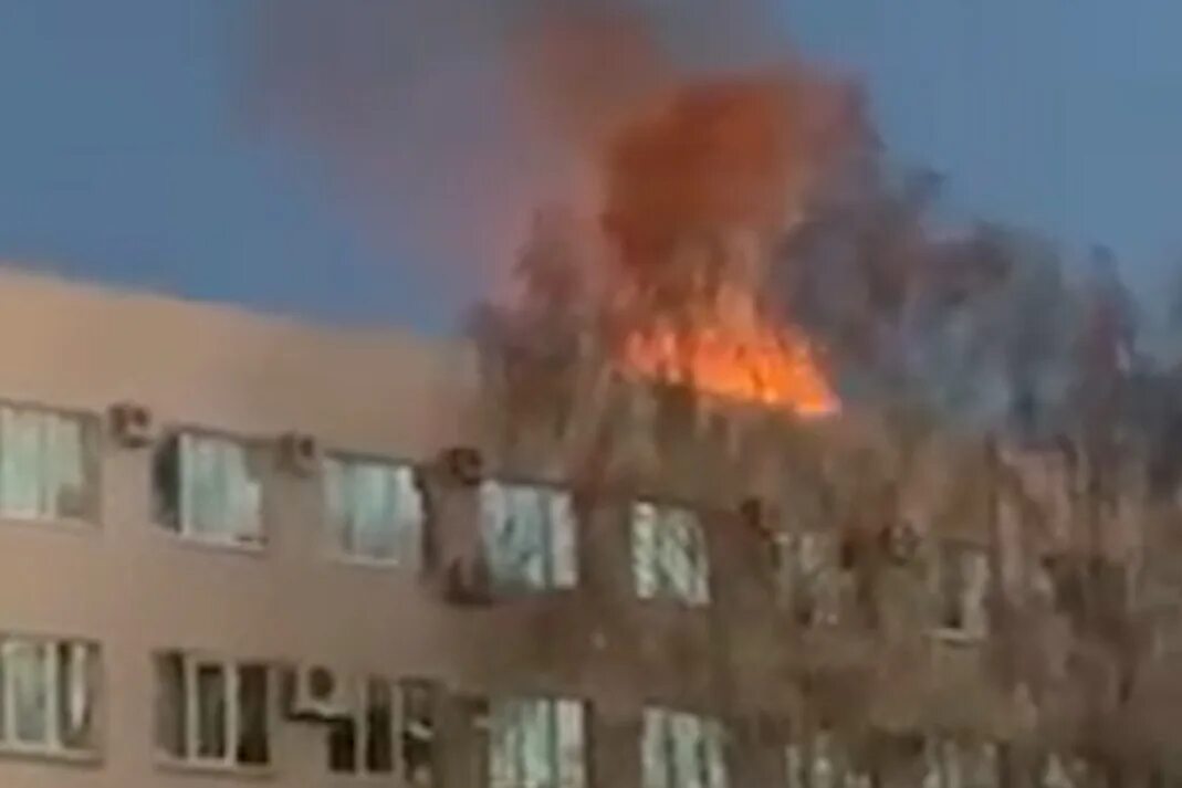 Пожар в Миассе сейчас. Пожар в Миассе сегодня. Горит здание администрации. Пожар в Миассе вчера.
