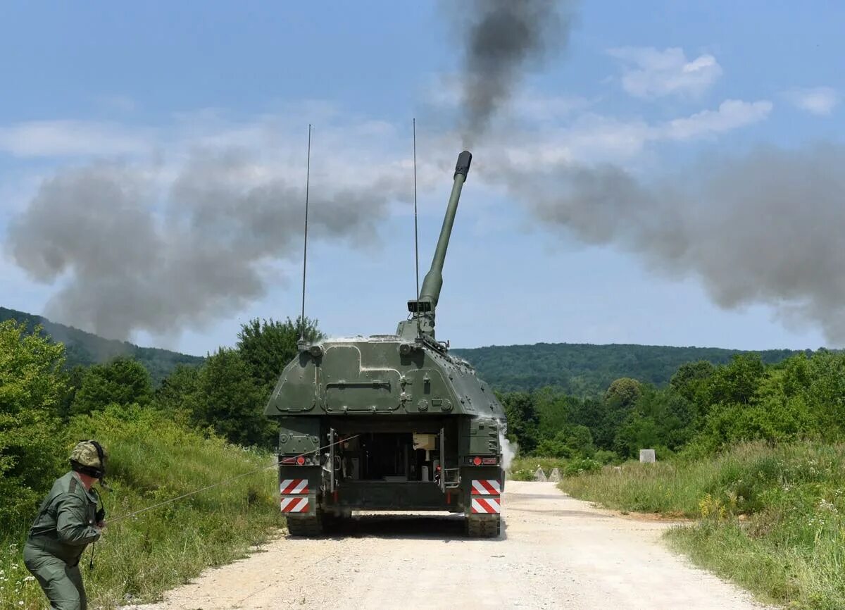 Полигон 2000. Гаубица «pzh-2000», германия. Журнал polygon. Полигон 2000. Страйкбол интернациональная 100.