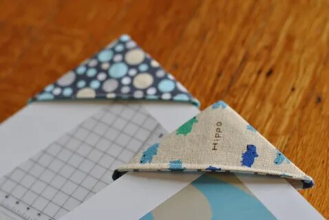 How to make a fabric corner bookmark