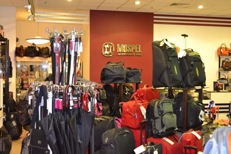 3. Кэмп щелково магазины. Тц щелково 100 магазины. Торговый центр кэмп щелково. Тц щелковский магазины одежды.