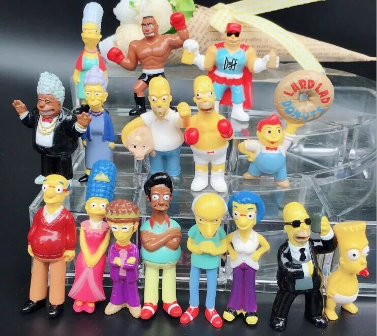 три кота фигурки и конфеты. игрушки коты пластмассовые. статуэтка наруто узумаки. набор фигурок животных. алиэкспресс фигурки.