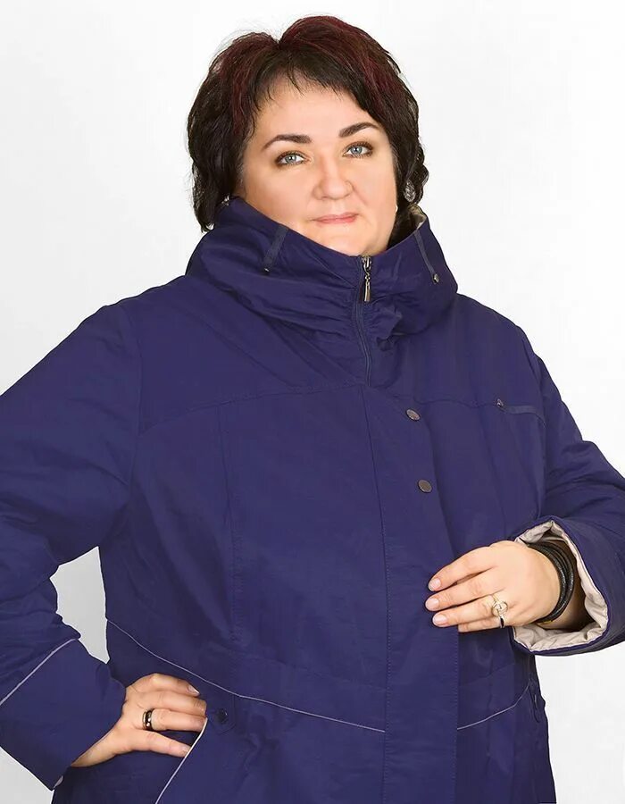 Пальто женское 56 размер купить. Mishel утепленная куртка 56 размер. Mishel утепленная куртка 60 размер. Куртки для полных женщин. Женщина в куртке.