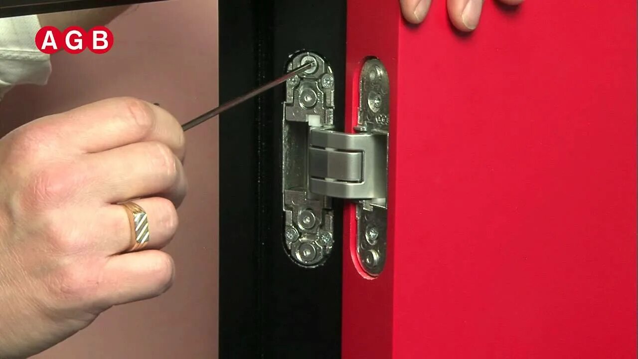 Металлическая дверь плохо закрывается как отрегулировать