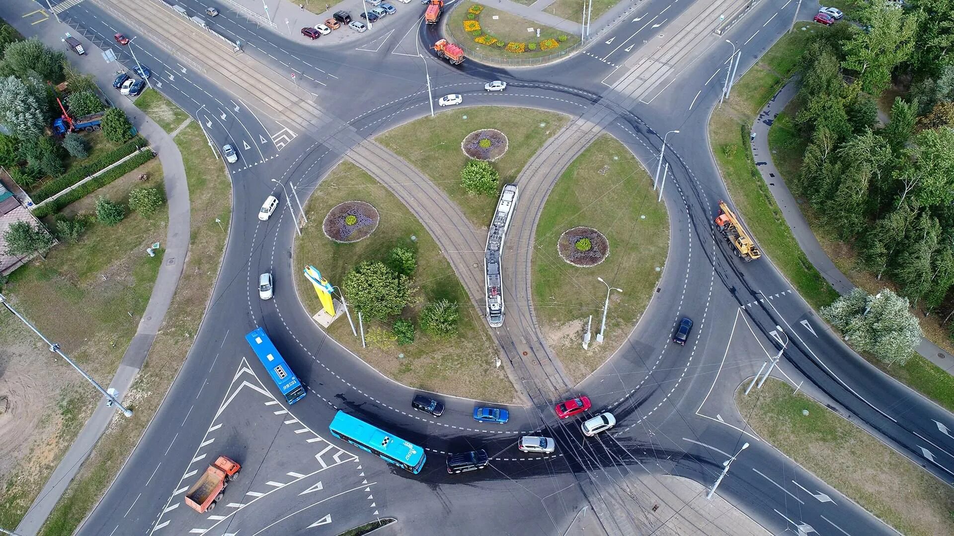 Roundabout кольцевой перекрёсток. Турбо кольцевой перекресток Чертаново. Турбоперекрёсток Зеленоград. Круговое движение.