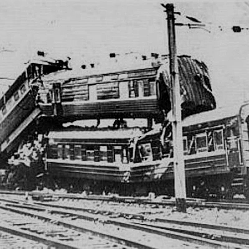 крушение поезда на станции каменская. аварии 1987 года. жд катастрофа в каменске шахтинском 1987. крушение поезда в каменске-шахтинском в 1987. трагедия на станции каменская в 1987 году.