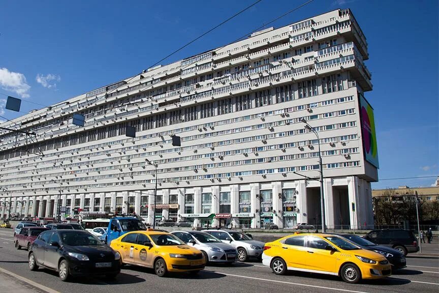 Где в москве дом корабль. Дом корабль в москве. самое длинное здание в москве. дом корабль на тульской. дом корабль на киевской.