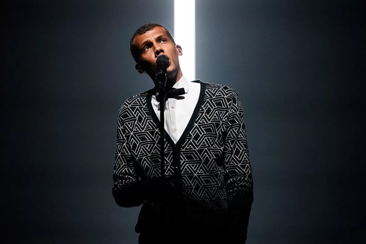 Популярные французские исполнители. Stromae 2021. Stromae 2022. Стромае певец 2022. Французский певец Stromae.