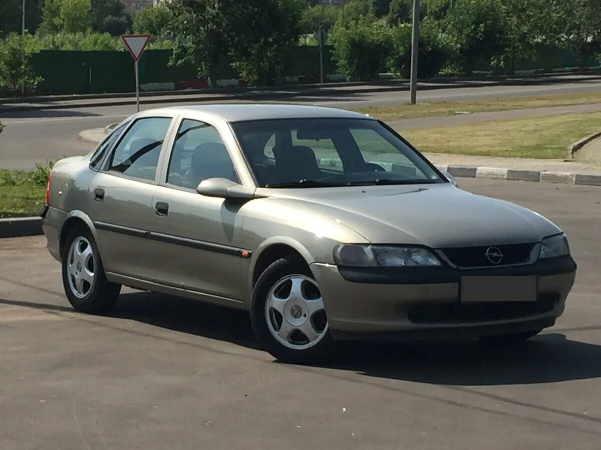 Опель вектра б 1998 год. Опель Вектра 1998. Опель Вектра 1.6 1998. Опель Vectra 1998. Opel Vectra 1998 1.6.