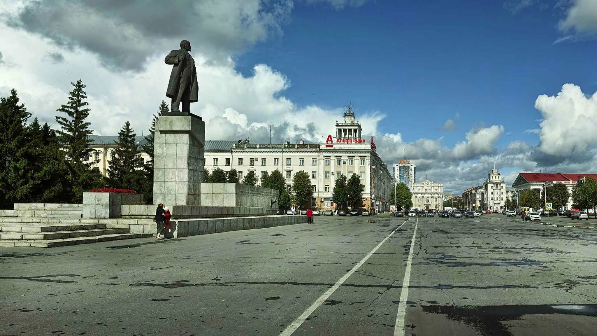 Городской сайт кургана. Курган площадь. Площадь Ленина Курган. Центральная площадь Курган. Город Курган Центральная площадь.