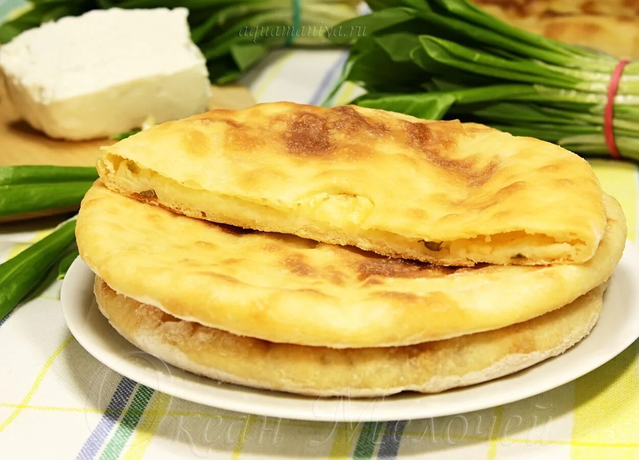 Осетинский пирог с сыром и картофелем рецепт. Осетинские пироги с картошкой. Осетинские пироги с картошкой и сыром.