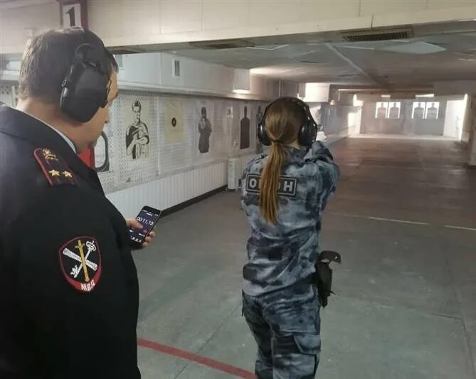 В омон берут девушек. Собр росгвардии тюмень. девушка в форме омона. собр девушки. омон фсвнг.