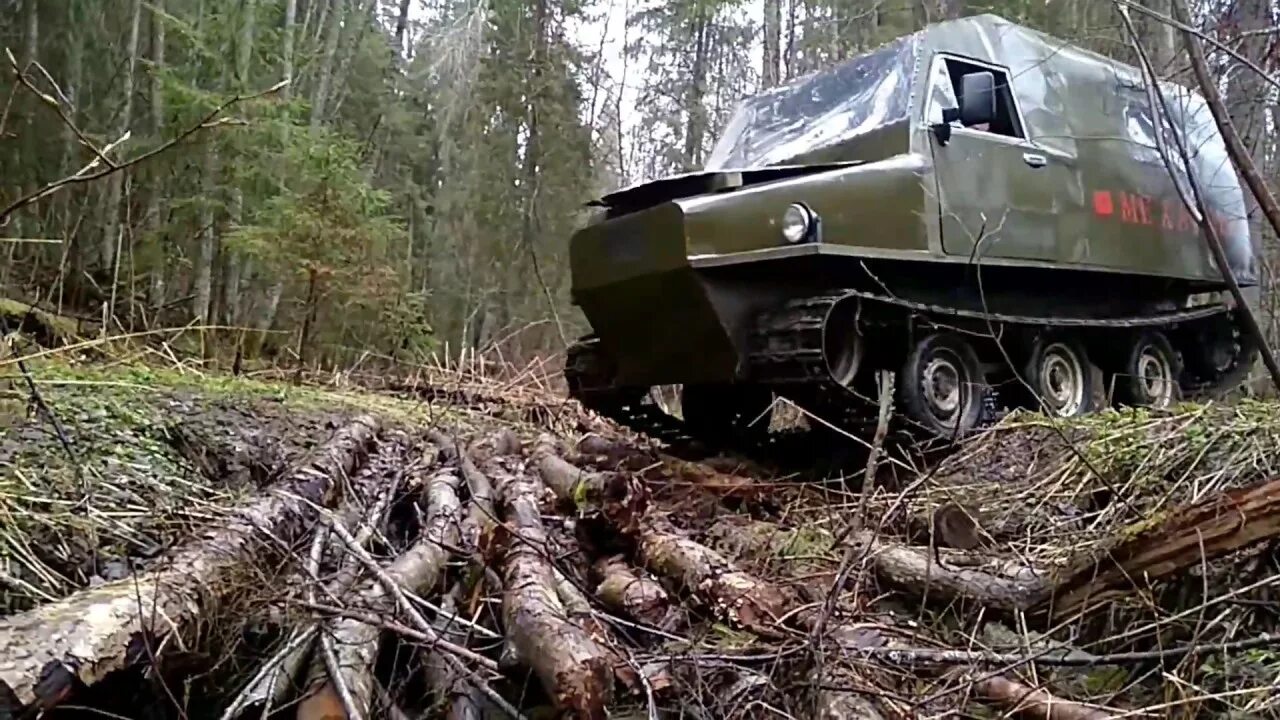 Вездеходы по бездорожью видео. Вездеходы по бездорожью. Прицеп на шинах низкого давления. Вездеходы по грязи. Шерп в грязи.