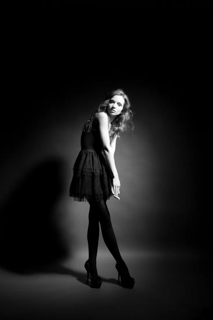 Parisian Style - Tania Sarin Parisian style, Creative fashion photography, Rooft