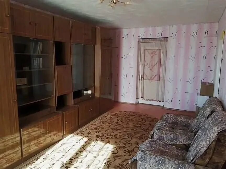 Купить квартиру в луге ленинградской. Луговые для комнаты. Луговая комната фотография. Купить комнату в Луге. Продам Лужская 4 к1.
