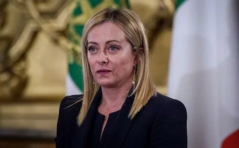 Мелони премьер министр фото в купальнике италии