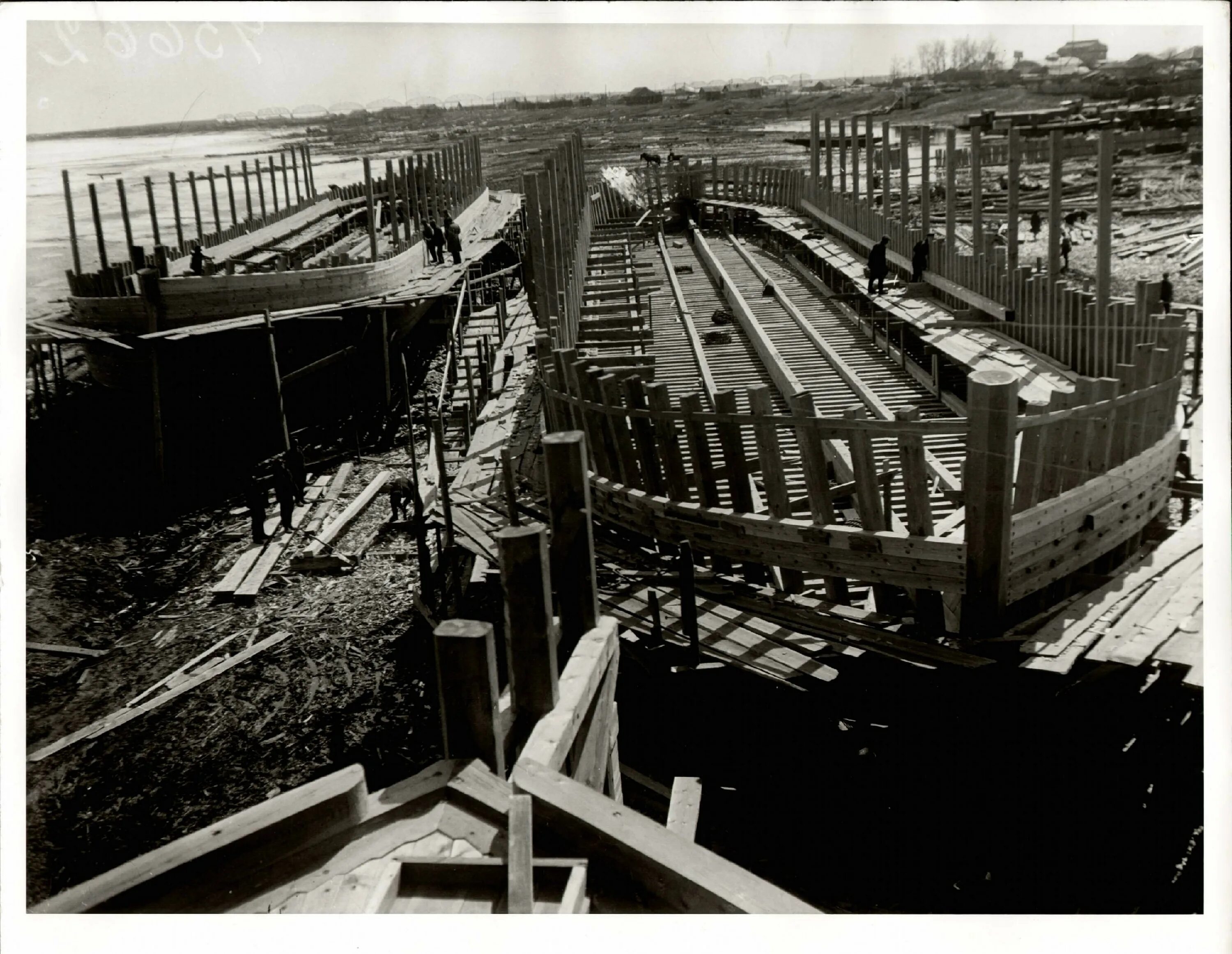 Первые советские пятилетки в свердловской области построены. 1926 Год стройки СССР. Советские стройки индустриализация. Индустриальный СССР. Заводы в СССР В 1930 годы.