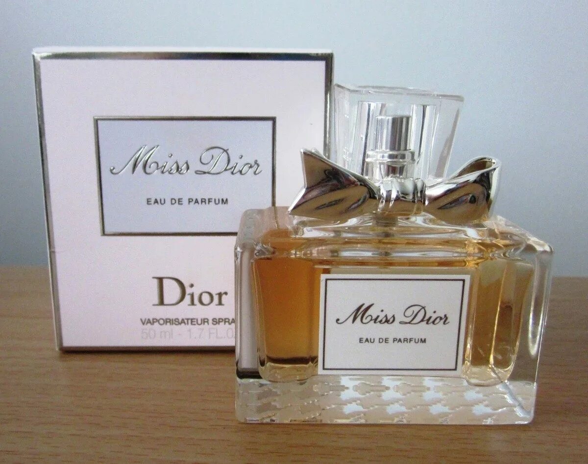 Диор яблоко купить. Dior Miss Dior EDP (100 мл). Dior Miss Dior Cherie 100ml EDP. Miss Dior Eau de Parfum (2017) Christian Dior. Christian Dior Miss Dior Parfum 100 ml.