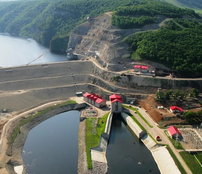 Юмагузинская гэс. Юмагузино ГЭС. Юмагузинское водохранилище ГЭС. Плотина Юмагузинского водохранилища. Юмагузинское водохранилище гидроузел.