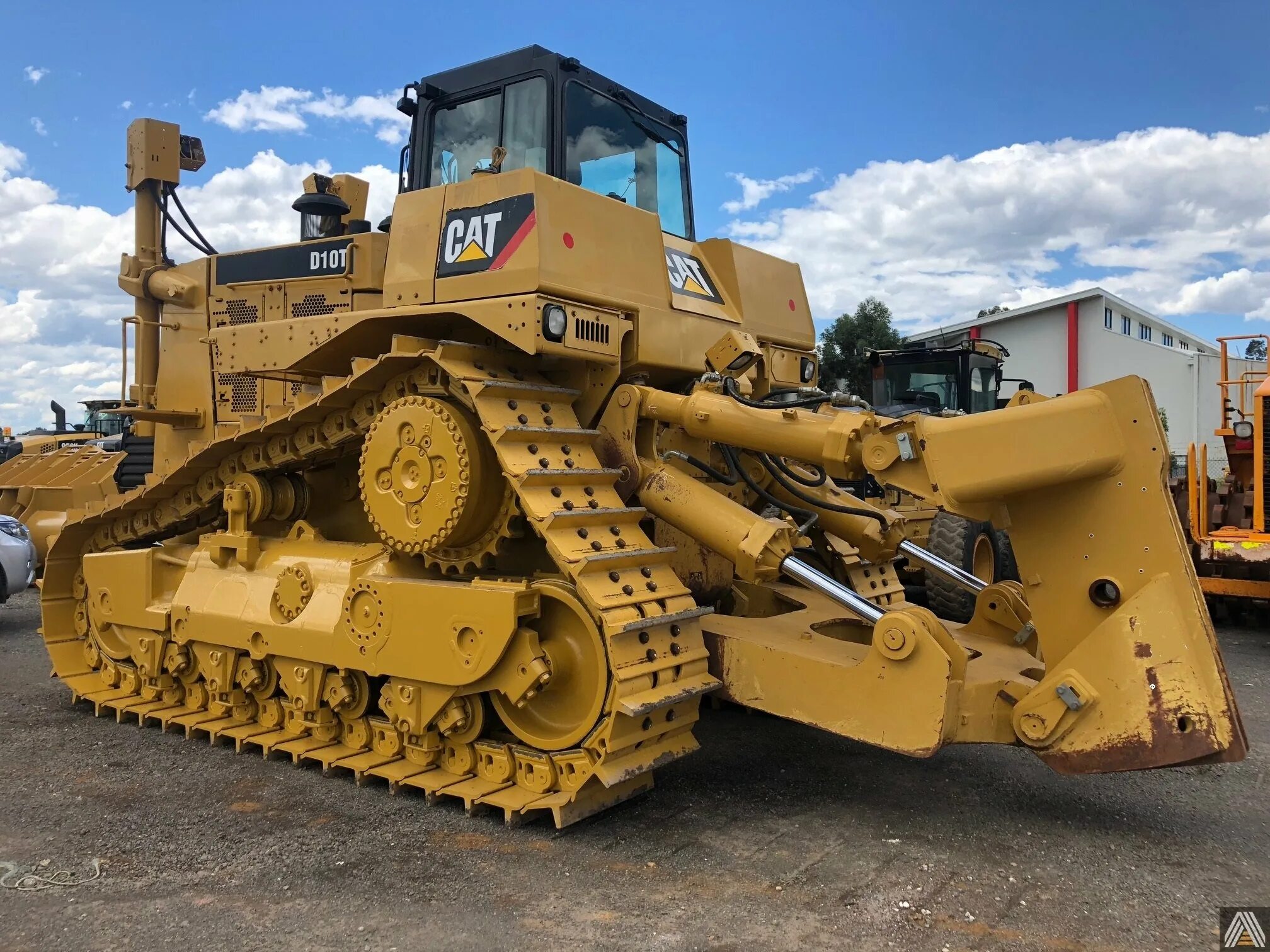 Бульдозер Cat d10t. Caterpillar d10t2. Бульдозер Caterpillar d10. Бульдозер гусеничный Caterpillar d10t2.