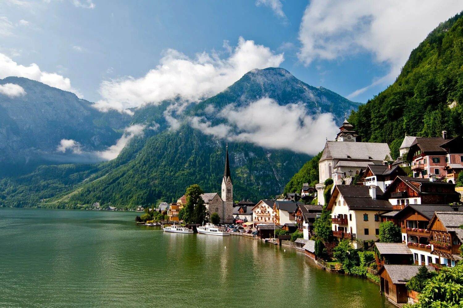 Швейцария маленькая страна. Деревня Хальштатт, Австрия. Австрия озеро Гальштат. Деревня в Австрии Гальштат. Альпийская деревня Гальштат.
