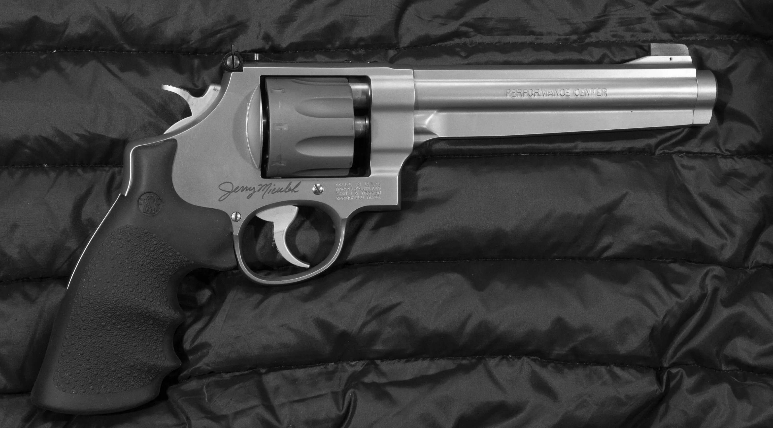 S w chen. Smith wesson 627 performance center. Револьвер smith & wesson 327. Смит и вессон револьвер 60. Smith wesson 686.