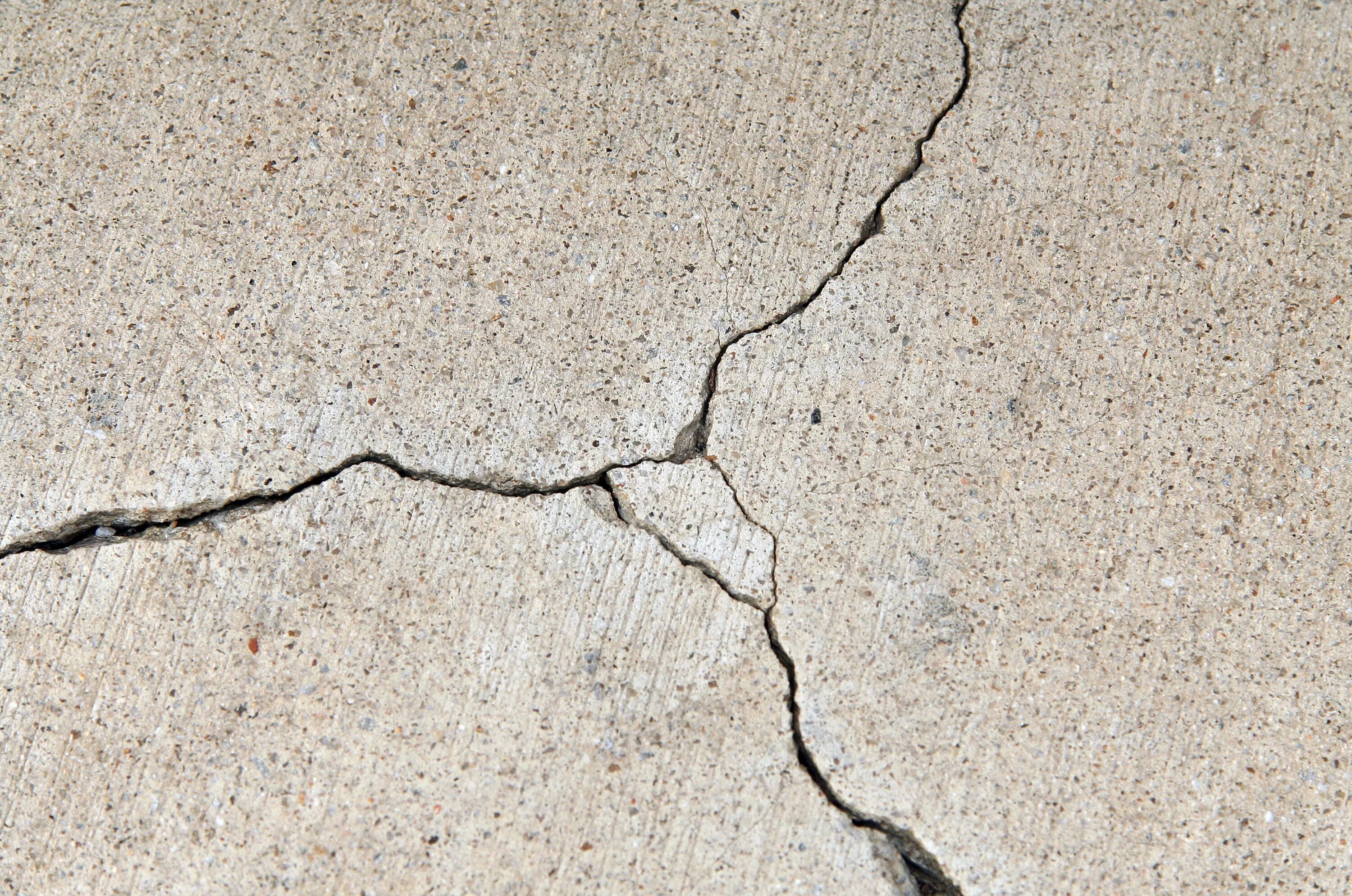 Текстура камня с трещинами. Трещина в стене. Текстура трещин. Трещина. Бетонная стена с трещинами.